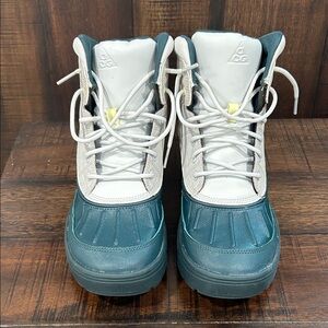 Nike ACG Kids White and Teal Duck Boots